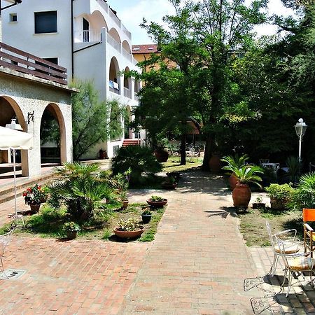 Hotel Villa Furia 贝拉里亚-伊贾马里纳 外观 照片