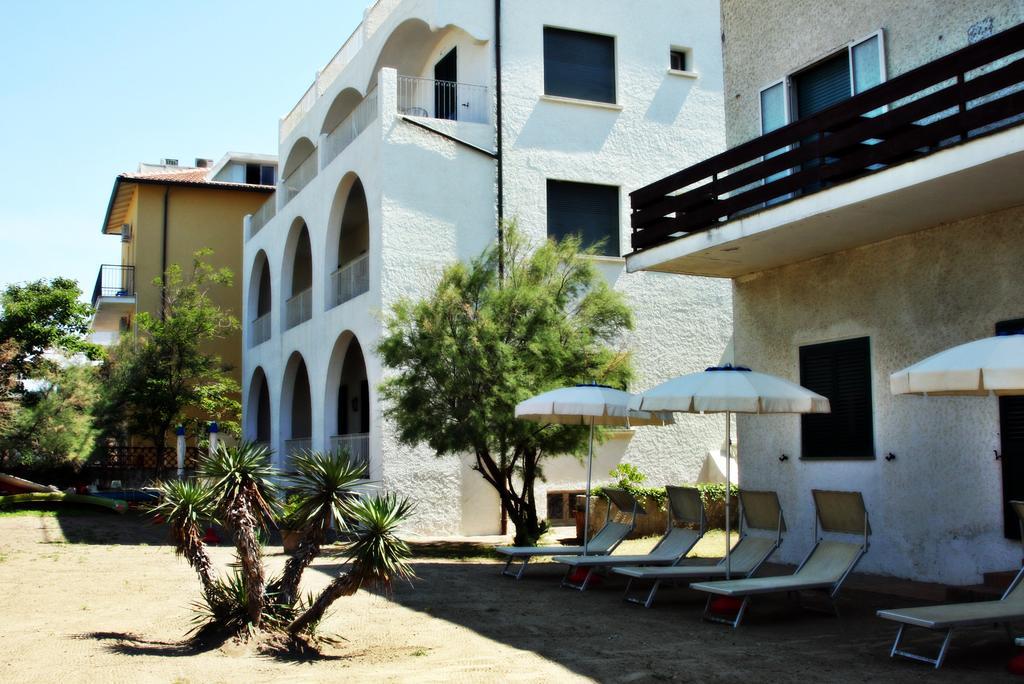 Hotel Villa Furia 贝拉里亚-伊贾马里纳 外观 照片